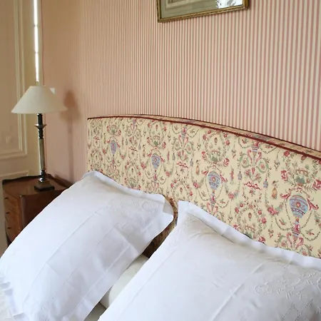Bruce Castle 3*