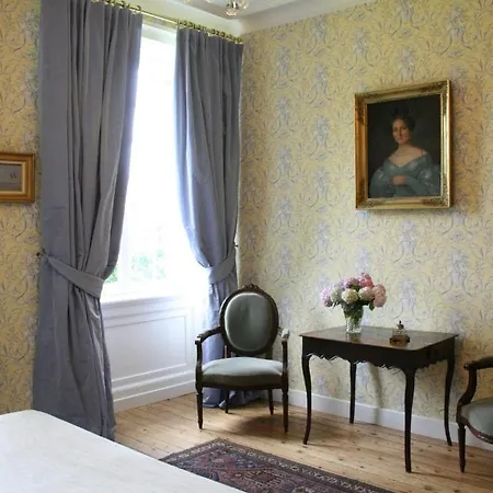 Bed & Breakfast Bruce Castle 3*
