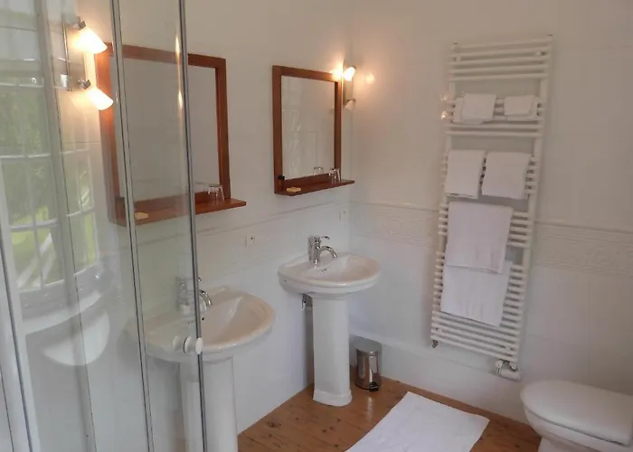 Bruce Castle Bed & Breakfast